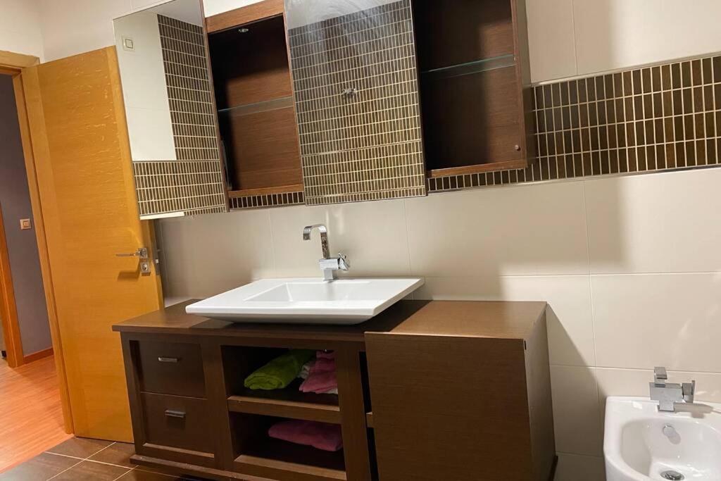 Apartamento De 4 Dormitorios En Камаріньяс Екстер'єр фото